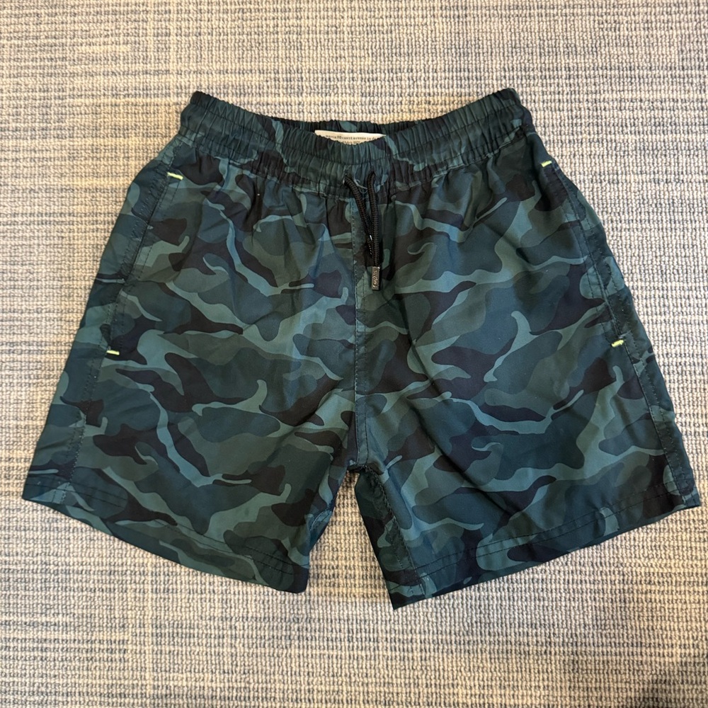 Boys 98 Coast Av. Swim. Size L. Excellent preowned condition.